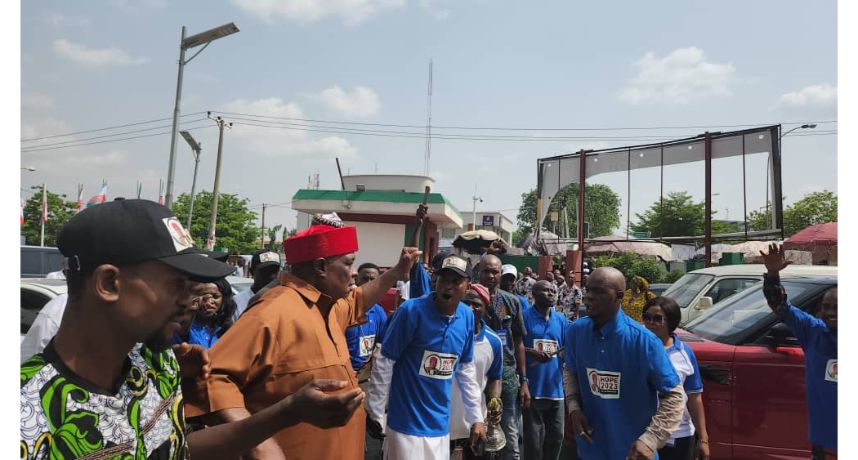 JUBILATIONS as mammoth crowd joins Dr.NWACHUKWU A ANAKWENZE  as he returns his presidential ticket forms